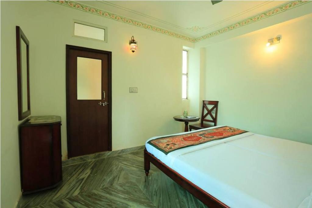 Hotel Janak Niwas Udaipur Dış mekan fotoğraf