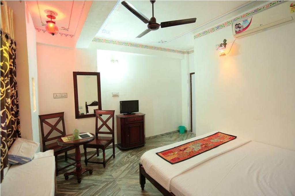 Hotel Janak Niwas Udaipur Dış mekan fotoğraf